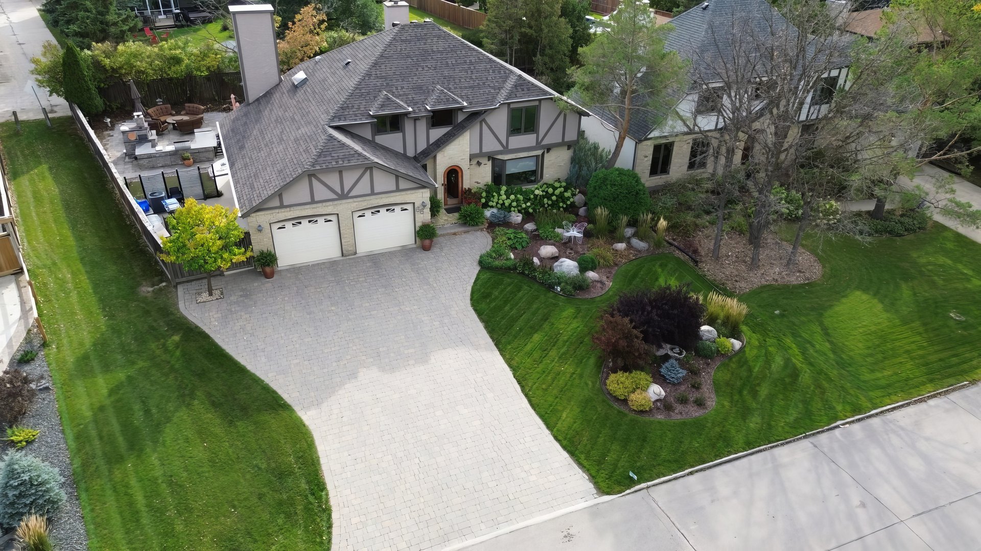 Aerial view of manicured residential lawn